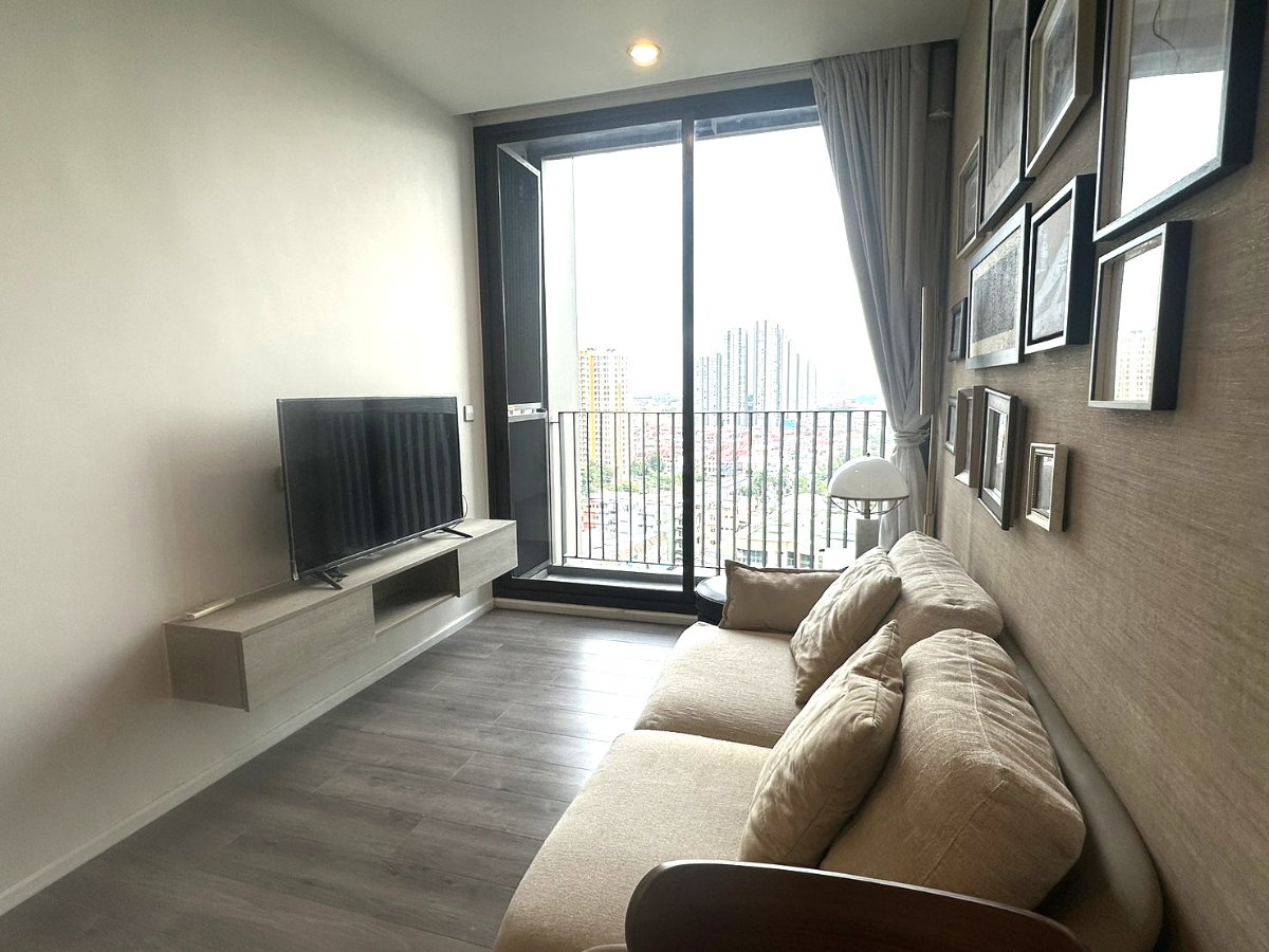 รูป For rent Whizdom Essence พร้อมเฟอร์และเครื่องใช้ไฟฟ้า ชั้นสูง ขนาด 33.84 sq.m. 1 bedroom @20,000 Baht - รูปที่ 2/10