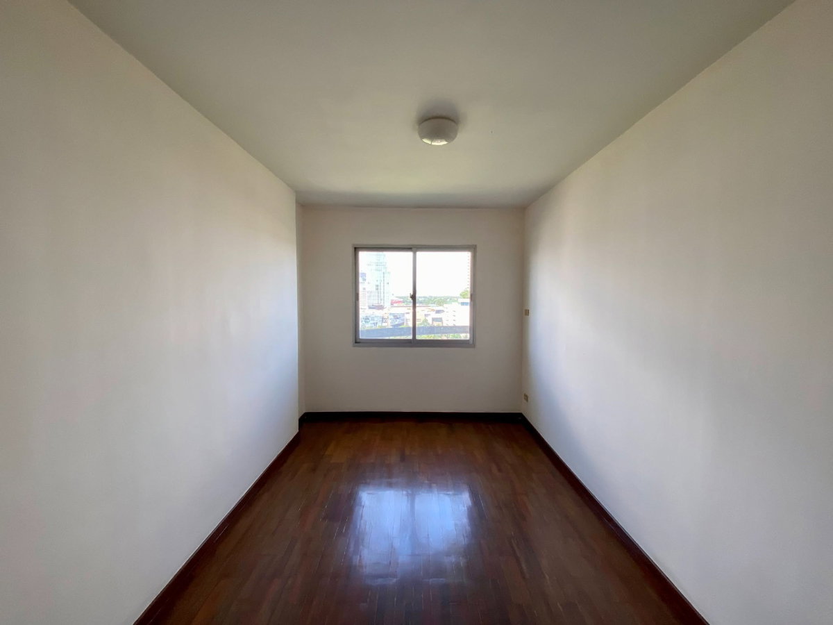 picture RS6853 Selling SV City Rama 3, Large Unit with Chao Phraya River View and Fixed Parking Space - 5/8
