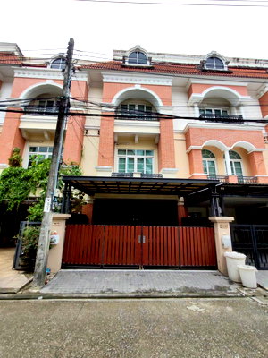 ขายบ้านเดี่ยว : 333AGKI บ้านแบบนี้ในโซนลาดพร้าว หาไม่ได้บ่อย!    Casa City ลาดพร้าว ทาวน์โฮม 3 ชั้น 