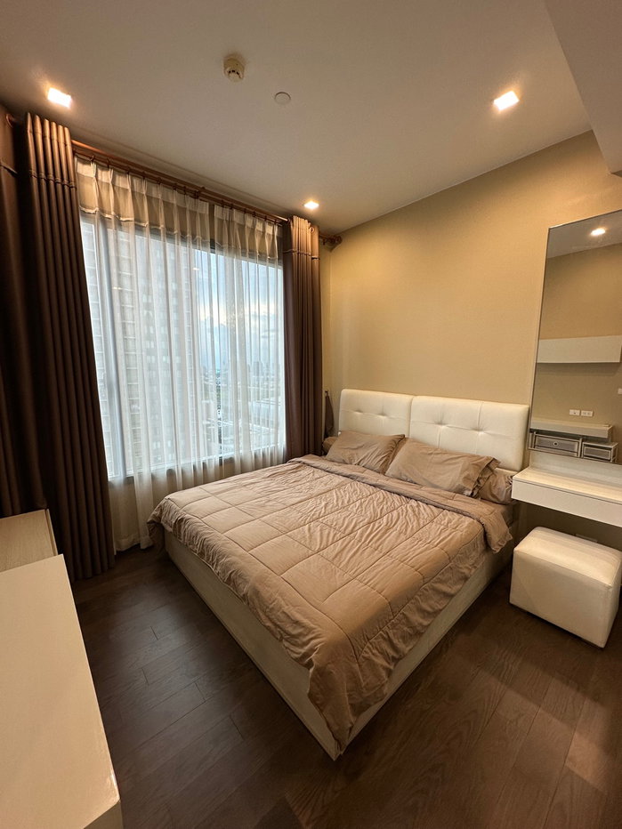 picture condo near ðMRT Phetchaburi ( Q asoke ) â
contact Line: @968pqbai - 7/10