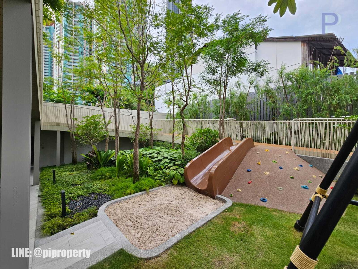 picture Spacious 3 Bedrooms and 3 Bathrooms plus extra 1 Maid bedroom with a t - 56/59