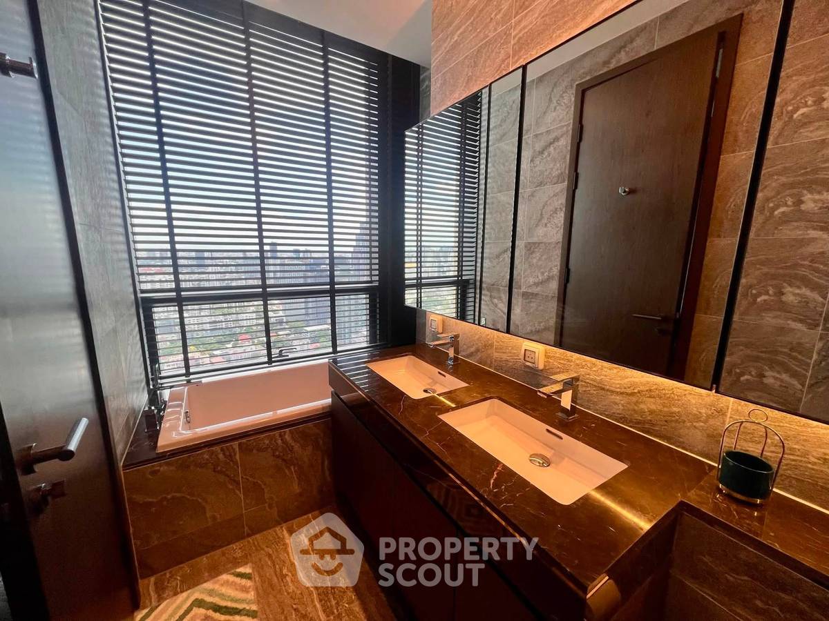 รูป คอนโด 2 ห้องนอน ชั้นสูง The Esse Sukhumvit 36 ใกล้ BTS ทองหล่อ 70 เมตร (ID 3060003) - รูปที่ 9/10