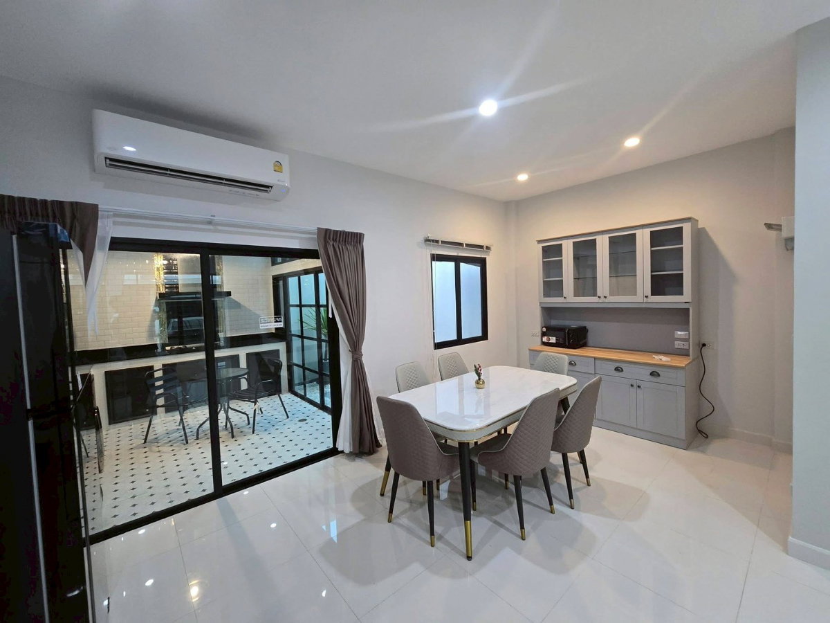 รูป 🏡✨ ให้เช่าทาวน์โฮมหรู Cordiz at Udomsuk (คอร์ดิซ แอท อุดมสุข) 3 ห้องนอน 4 ห้องน้ำ เฟอร์นิเจอร์ครบ พร้อมเข้าอยู่ เพียง 5 นาทีถึง BTS อุดมสุข - รูปที่ 5/20