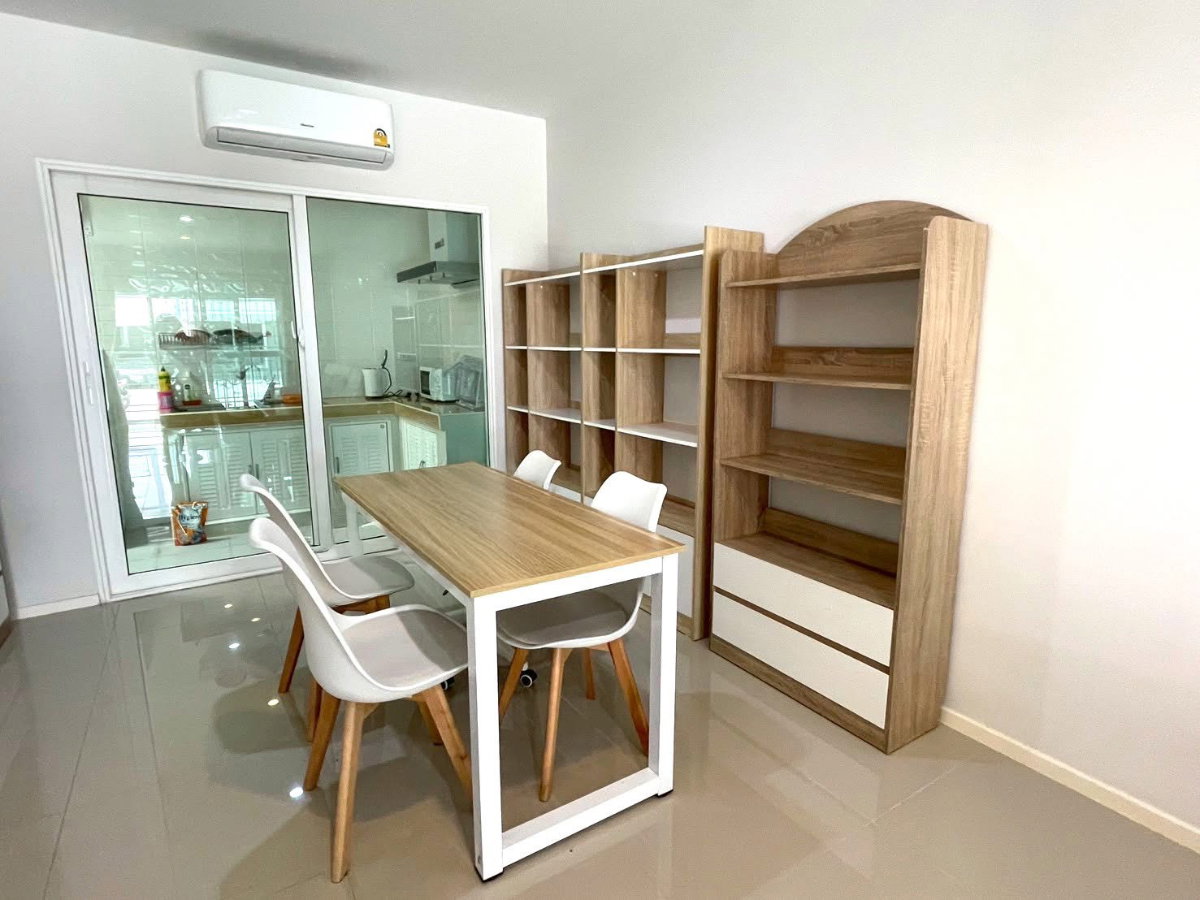 รูป 🏡✨ ให้เช่าทาวน์โฮม 3 ชั้น บ้านกลางเมือง สวนหลวง 3 ห้องนอน 3 ห้องน้ำ 3 ห้องนอน 3 ห้องน้ำ บ้านใหม่ พร้อมเข้าอยู่ | รองรับ EV Charger |  - รูปที่ 4/12