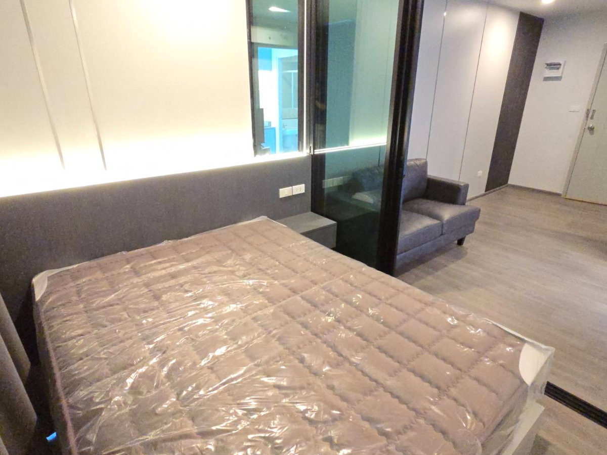 picture Brand-New Room, Modern Design, 33rd Floor — Regent Home Wutthakat - 1/20