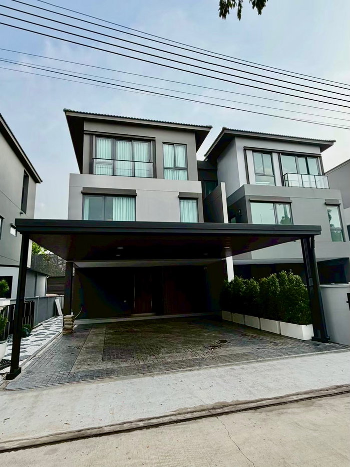 รูป ขายบ้านหรู Baan Klang Muang The Edition โยธินพัฒนา ราคาพิเศษ ขายขาดทุน ฟรี Built-in ทั้งหลัง มูลค่ากว่า 3.8 ล้านบาท บ้านพร้อมเข้าอยู่ - รูปที่ 1/28