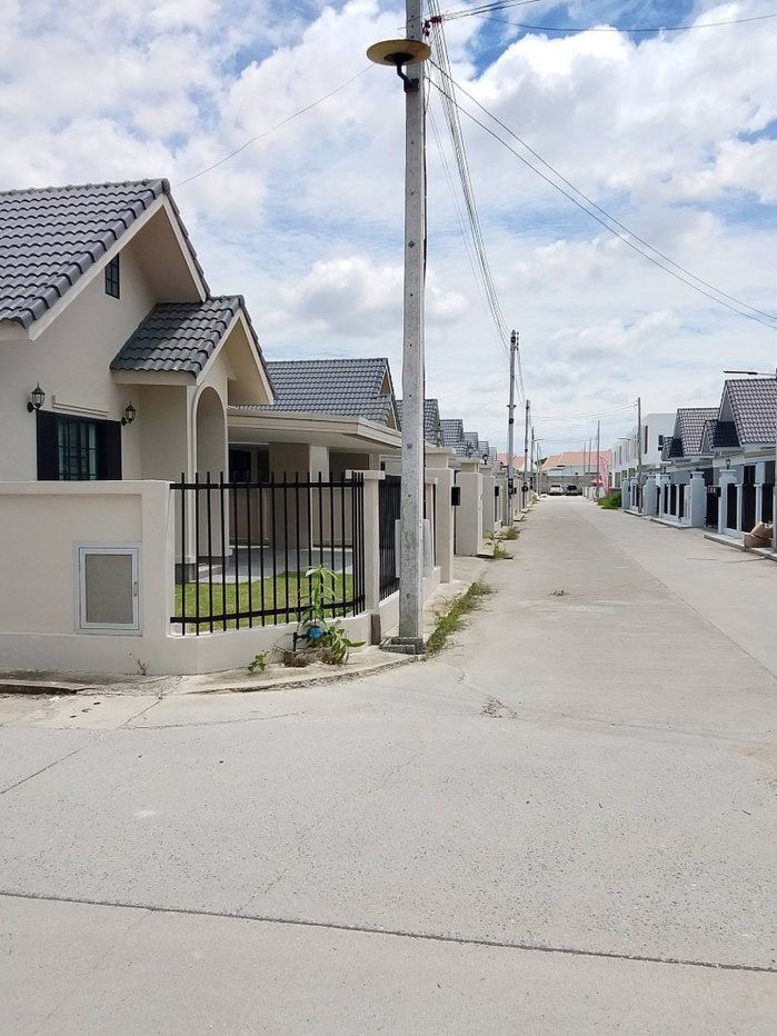 picture At Dream Heaven | Tha Rua. Brand new detached house, corner plot, quiet and safe environment, no flooding, ready to move in. RH-13 - 15/20