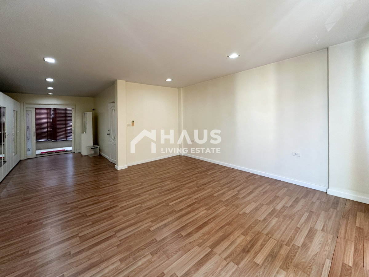 picture Baan Klang Mueang The Paris Ratchavipha / 4 Bedrooms #TPCC070 - 12/32