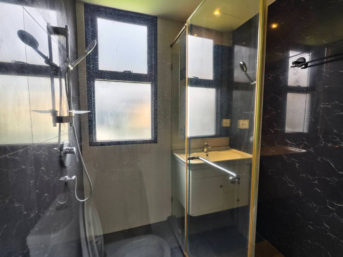 picture Condo for rent at The Unique 62/1, near BTS Bang Chak. Free shuttle service to BTS available. - 8/12