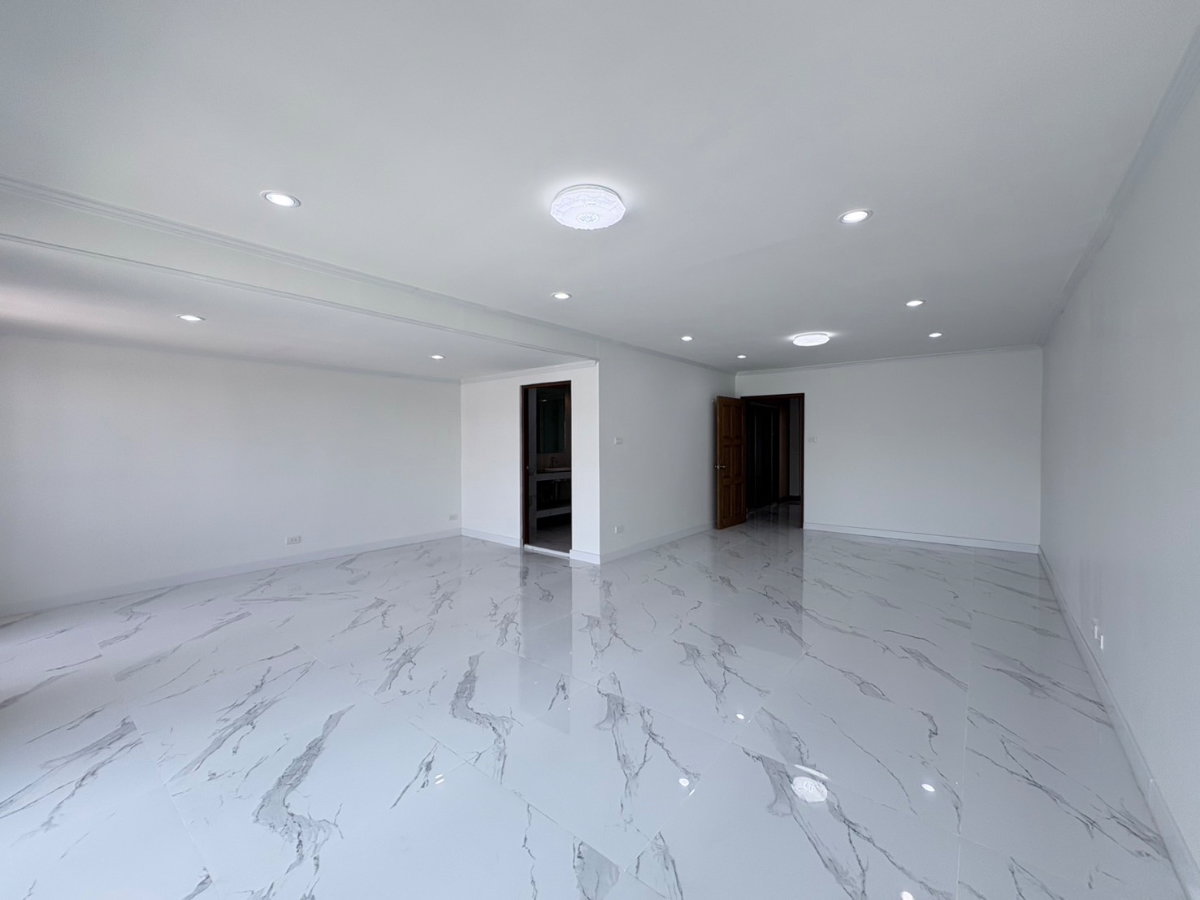 รูป ให้เช่าบ้านรีโนเวตใหม่ ใจกลางสาทร–เย็นอากาศ | Yenakart Residence | Private Residence เพียง 19 หลัง  - รูปที่ 29/42