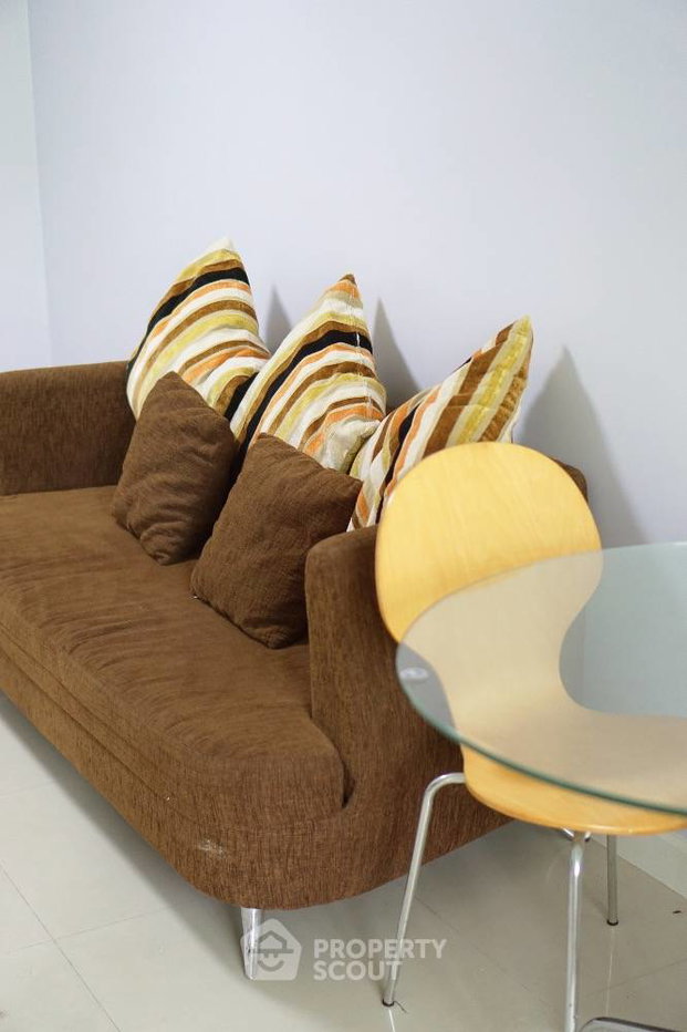 picture Well-Placed 1-BR Condo At The Clover Thonglor Residence, BTS Thong Lor (ID 868903) - 2/9
