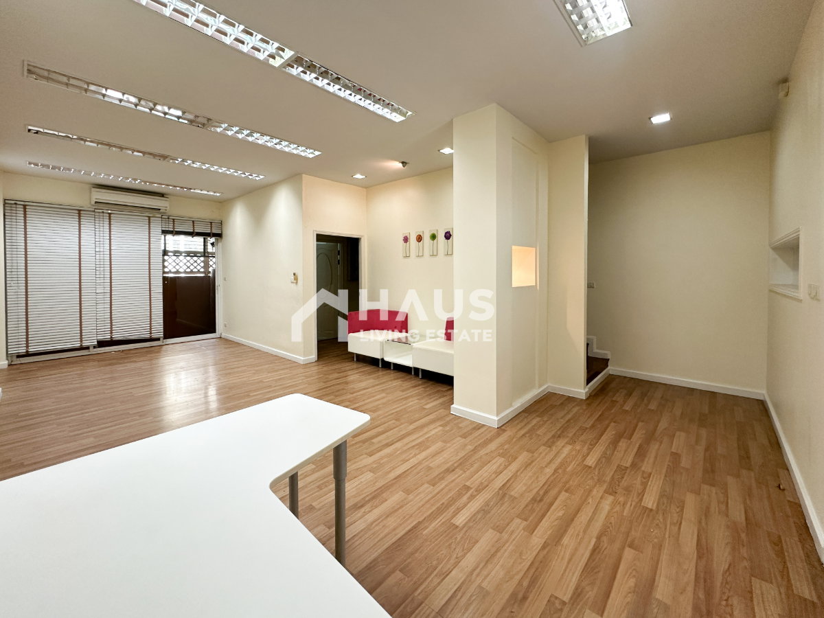 picture Baan Klang Mueang The Paris Ratchavipha / 4 Bedrooms #TPCC070 - 4/32