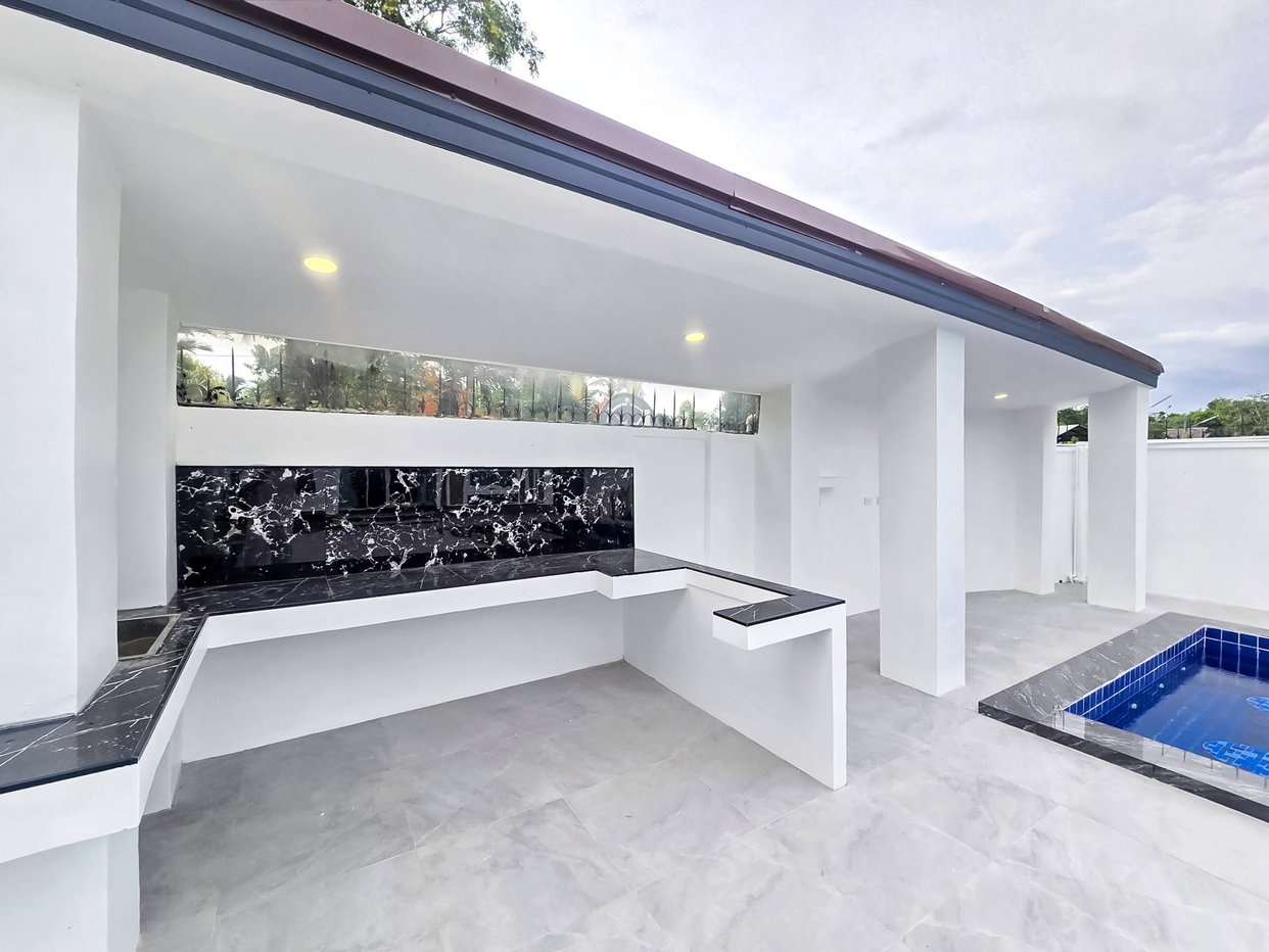 รูป Renovated Pool Villa for Sale Mabprachan East Pattaya - รูปที่ 4/17