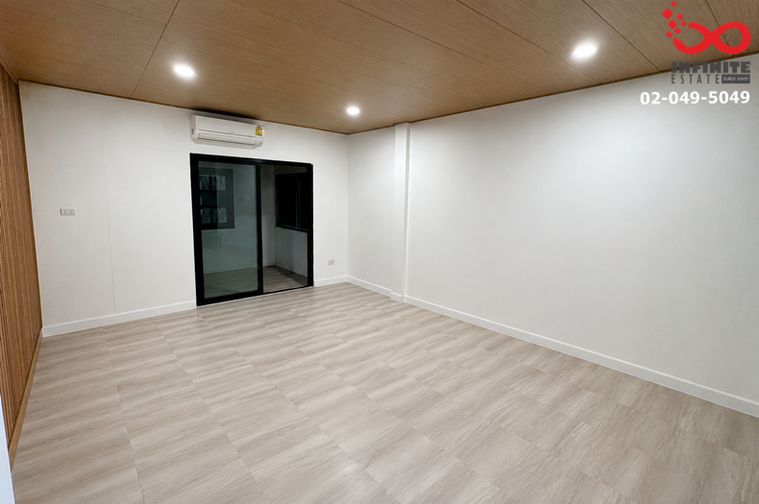 ขายทาวน์โฮม 3 ห้องนอน 17 ตร.ว. หมู่บ้านสราญรมย์