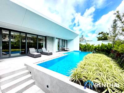 Houses for sale Thalang Phuket : Luxurious 3-Bedroom Villa at Clover Residence, Phuket