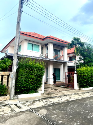 Houses for sale วิทยาลัยเทคนิคกาญจนาภิเษกมหานคร : For sale Crystal House, Chalong Krung, Soi Wat U Taphao, Near King Mongkut's Institute of Technology Ladkrabang.