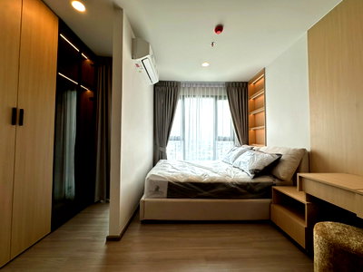 Condos for rent : 🔥Hot deal🔥For Rent: Brand New unit with river view Near BTS Phrakhanong