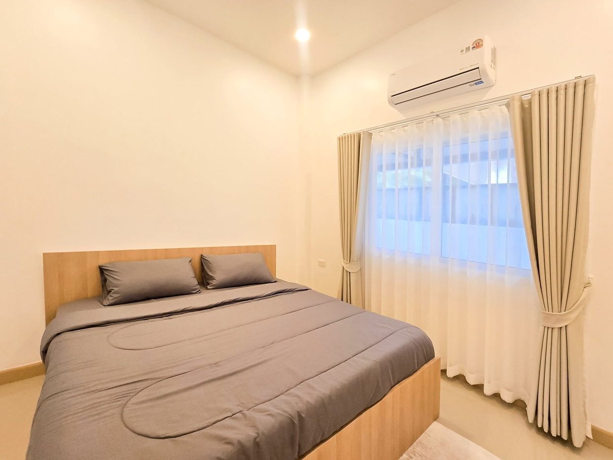 รูป Renovated Pool Villa for Sale Mabprachan East Pattaya - รูปที่ 10/17