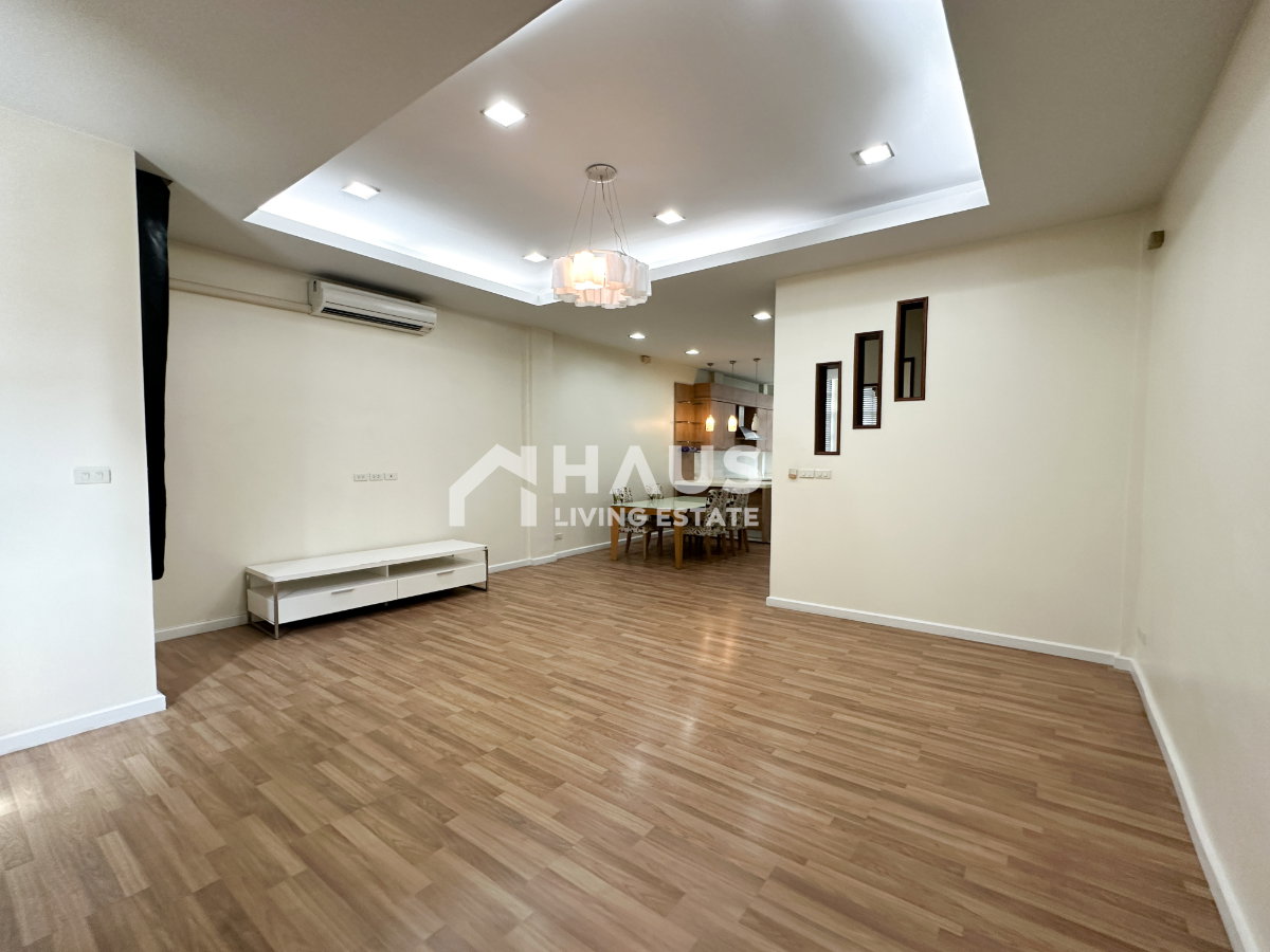 picture Baan Klang Mueang The Paris Ratchavipha / 4 Bedrooms #TPCC070 - 27/32