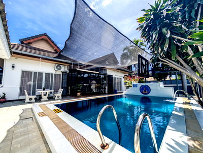 Houses for sale Bang Lamung Chonburi : Stylish Pool Villa for Sale Chaiyaphruek East Pattaya