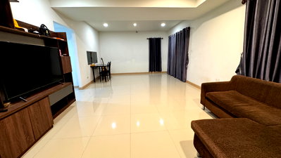 Twin houses for sale Bang Lamung Chonburi : 🏡 Beautiful Move-in Ready Semi-Detached House for Sale 📍Life in the Garden Rong Po – Motorway