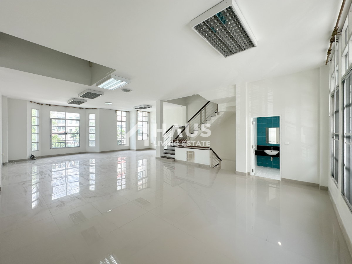 picture Baan Klang Mueang The Paris Ratchavipha / 4 Bedrooms #TPCC069 - 6/30