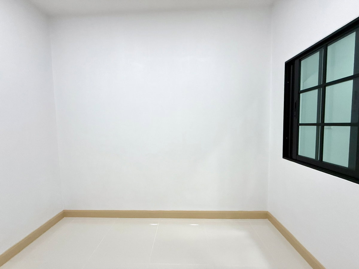 รูป ทาวน์เฮ้าส์2ชั้น รีโนเวทตกแต่งใหม่ น่าอยู่ ทำเลดี ใกล้รถไฟฟ้า, ตลาดมีนบุรี หมู่บ้านรุ่งกิจแกรนด์วิสต้า ถนนหทัยราษฎร์ มีนบุรี ตลาดจตุจักร - รูปที่ 33/38