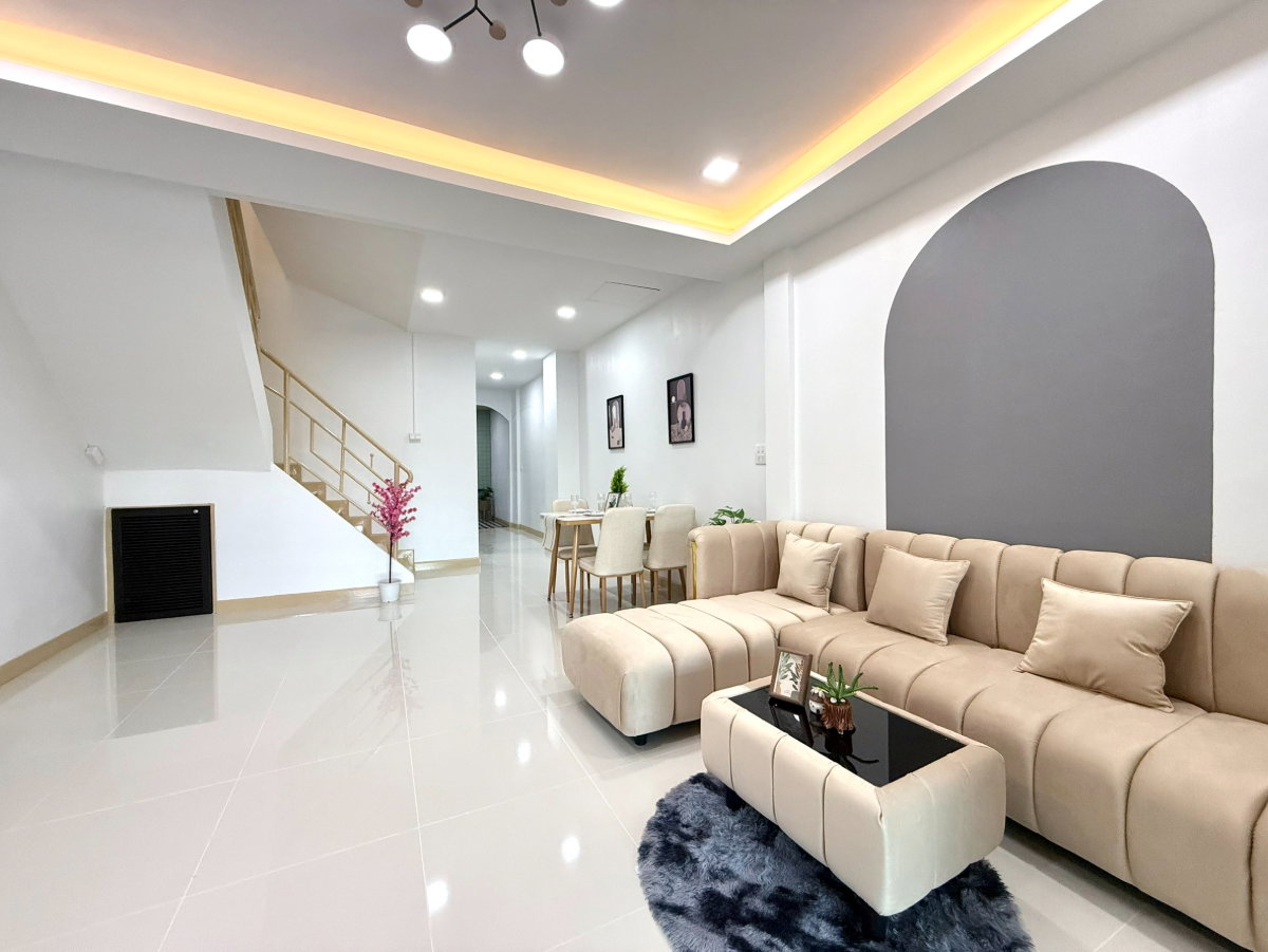 รูป ทาวน์เฮ้าส์2ชั้น รีโนเวทตกแต่งใหม่ น่าอยู่ ทำเลดี ใกล้รถไฟฟ้า, ตลาดมีนบุรี หมู่บ้านรุ่งกิจแกรนด์วิสต้า ถนนหทัยราษฎร์ มีนบุรี ตลาดจตุจักร - รูปที่ 8/38