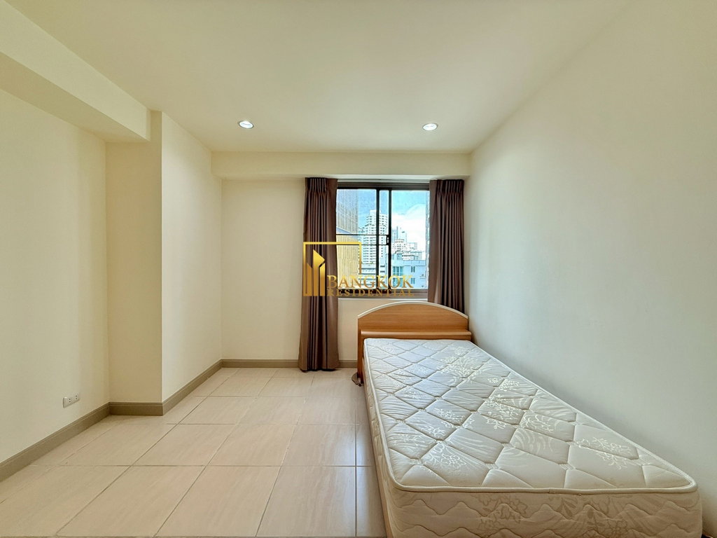 picture Royal Castle | Superb Value 3 Bedroom Condo in Phrom Phong - BR17311CD - 23/41