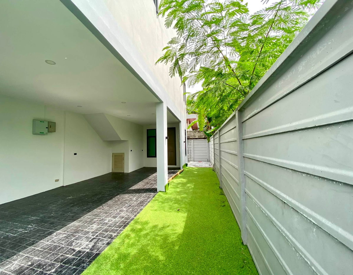 picture WS7981 ðĒðĄâĻ SPACE Home Office Sukhumvit 101/1, near BTS Punnawithi, only 42,000 THB/month - 16/17