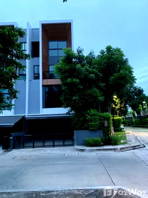 Townhouses for sale : 3 Bedroom Townhouse for sale at Arden Phatthanakan  1388564
