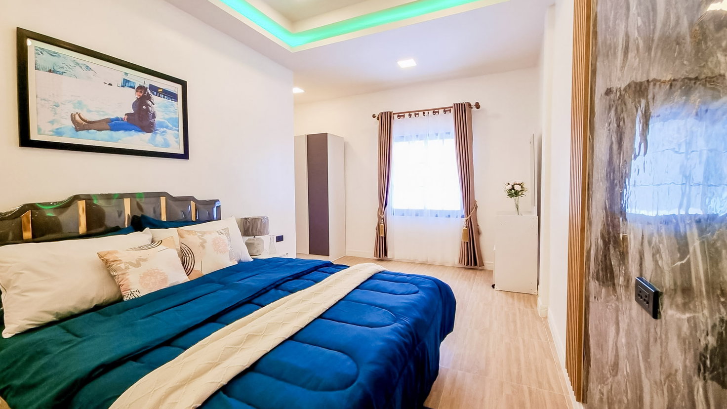 picture Minimalist Townhome for Sale Central Pattaya Fully Furnished - 7/12