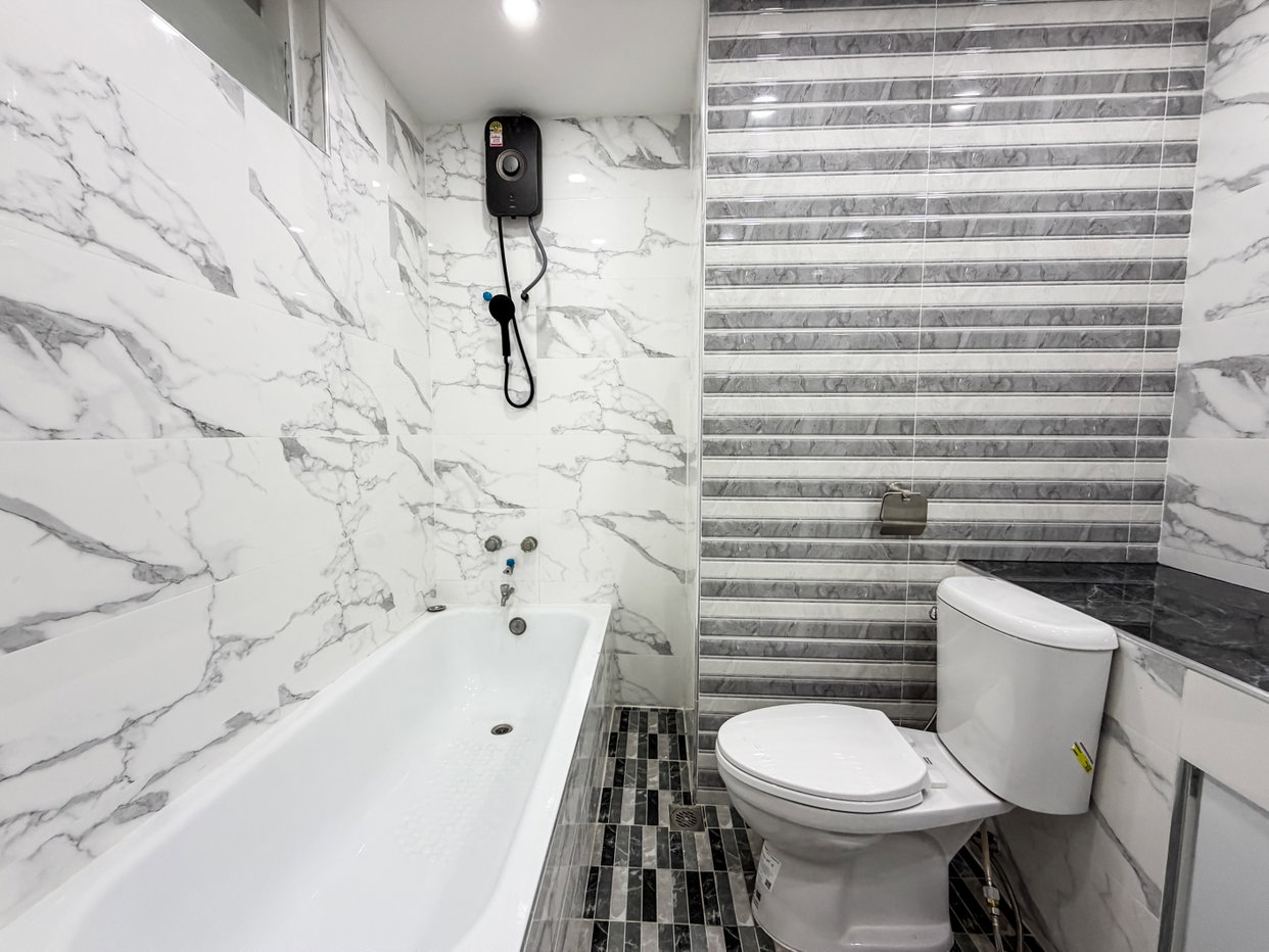 picture Grand View Condo Studio for Rent Na Jomtien Beachfront - 8/13