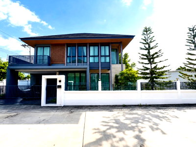 เช่าบ้านเดี่ยว เทสโก้โลตัส บ่อวิน : 🏡 ให้เช่าบ้านเดี่ยวหรู บ่อวินพร้อมอยู่ 💰 ค่าเช่า 60,000 บาท/เดือน 💰 ราคาขาย 8,500,000 บาท