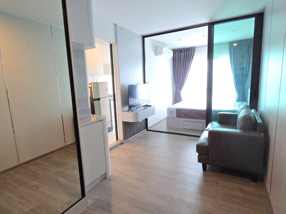 picture Brand-New Room, Modern Design, 33rd Floor — Regent Home Wutthakat - 3/20