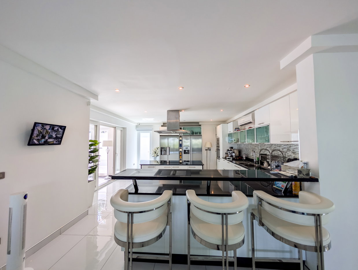 picture Luxury Sea View Villa for Sale East Pattaya with Sunset Views - 14/27