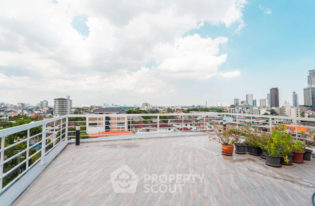 รูป คอนโด 3 ห้องนอน ขนาด 280 ตร.ม. ที่ชัยพฤกษ์ เพลส ใกล้ BTS เอกมัย 300 ม. (เลี้ยงสัตว์ได้) (ID 2471571) - รูปที่ 32/35