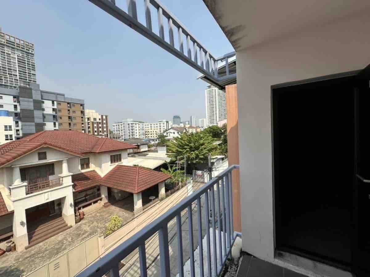 รูป WS8045 🏡 ให้เช่า ทาวน์โฮม 3 ชั้น ลาดพร้าว 18 แยก 4 หลังมุม ใกล้ MRT ลาดพร้าว เพียง 700 เมตร ราคาเช่า 55,000 บาท/เดือน - รูปที่ 27/29