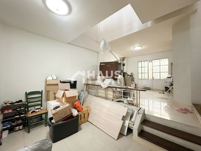 3-bed townhouse for sale, 250 sqm, 21.2 sq wah, Baan Klang Mueang The Paris Ratchavipha