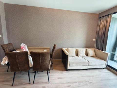 Condo for rent at The Unique 62/1, near BTS Bang Chak. Free shuttle service to BTS available.