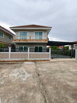 Single house for sale, corner lot, Sriracha, Rai Kluay area. Spacious and comfortable living.