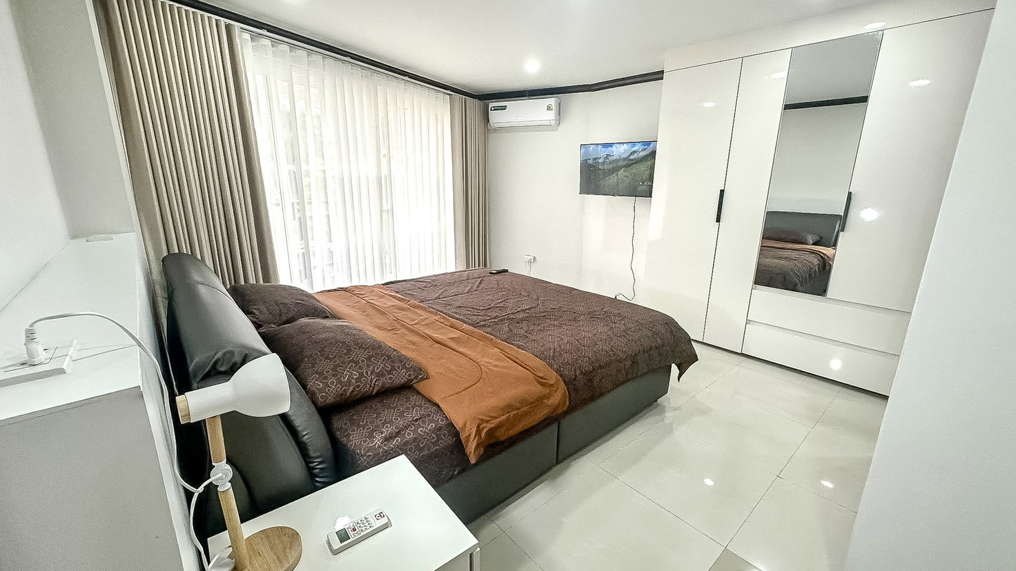 picture Royal Hill Resort Condo for Rent 2Bedroom Thappraya Road - 4/8