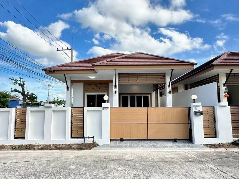 รูป บ้านเดี่ยวหลังมุม รีโนเวทใหม่ทั้งหลัง ทำเลดี หมู่บ้านสหภาพ 6 แหลมฉบัง - รูปที่ 1/17