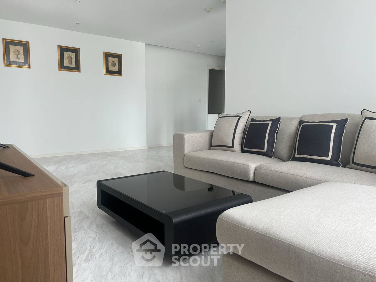 รูป คอนโด 2 ห้องนอน Four Seasons Private Residences Bangkok ชั้น 9 ใกล้ BTS สะพานตากสิน (ID 3044601) - รูปที่ 2/7