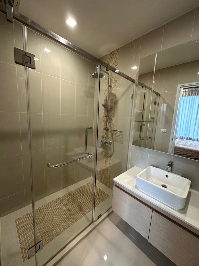 picture condo near ðMRT Phetchaburi ( Q asoke ) â
contact Line: @968pqbai - 9/10