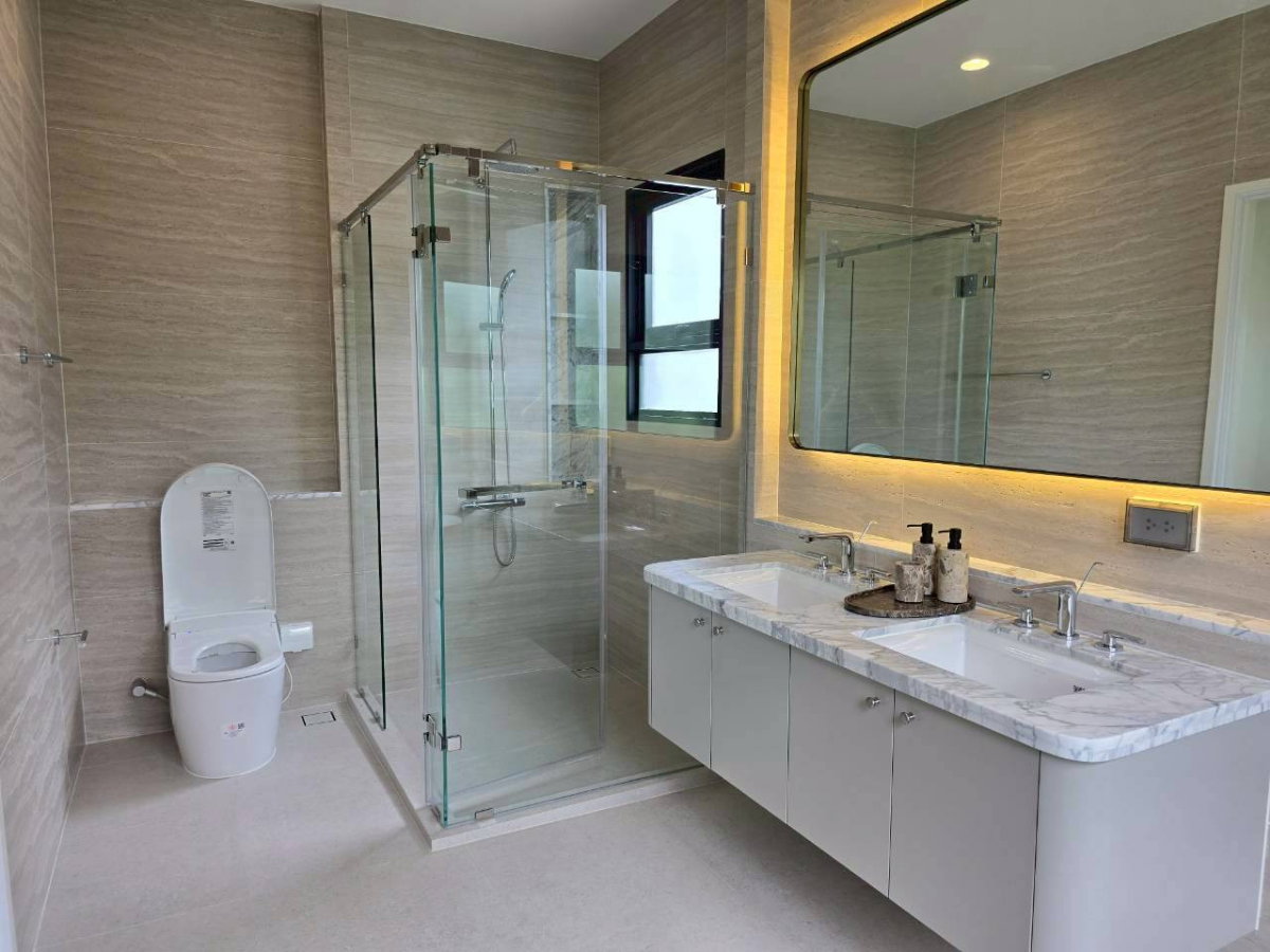 รูป 🏡✨ ให้เช่าคฤหาสน์หรู – ณริณสิริ กรุงเทพกรีฑา 📍 ทำเล Super Luxury ใกล้ Brighton College Bangkok และย่านกรุงเทพกรีฑา - รูปที่ 11/16