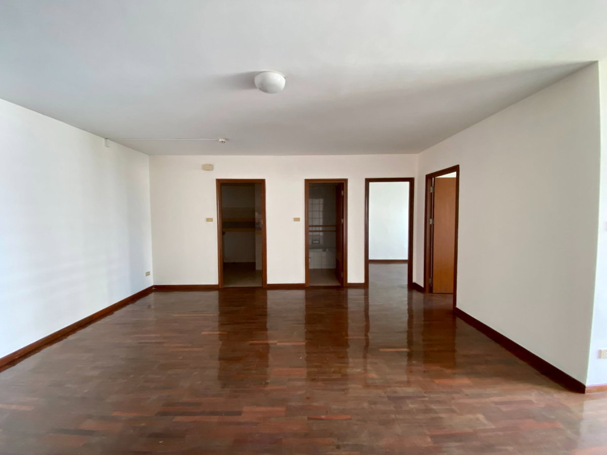 picture RS6853 Selling SV City Rama 3, Large Unit with Chao Phraya River View and Fixed Parking Space - 4/8