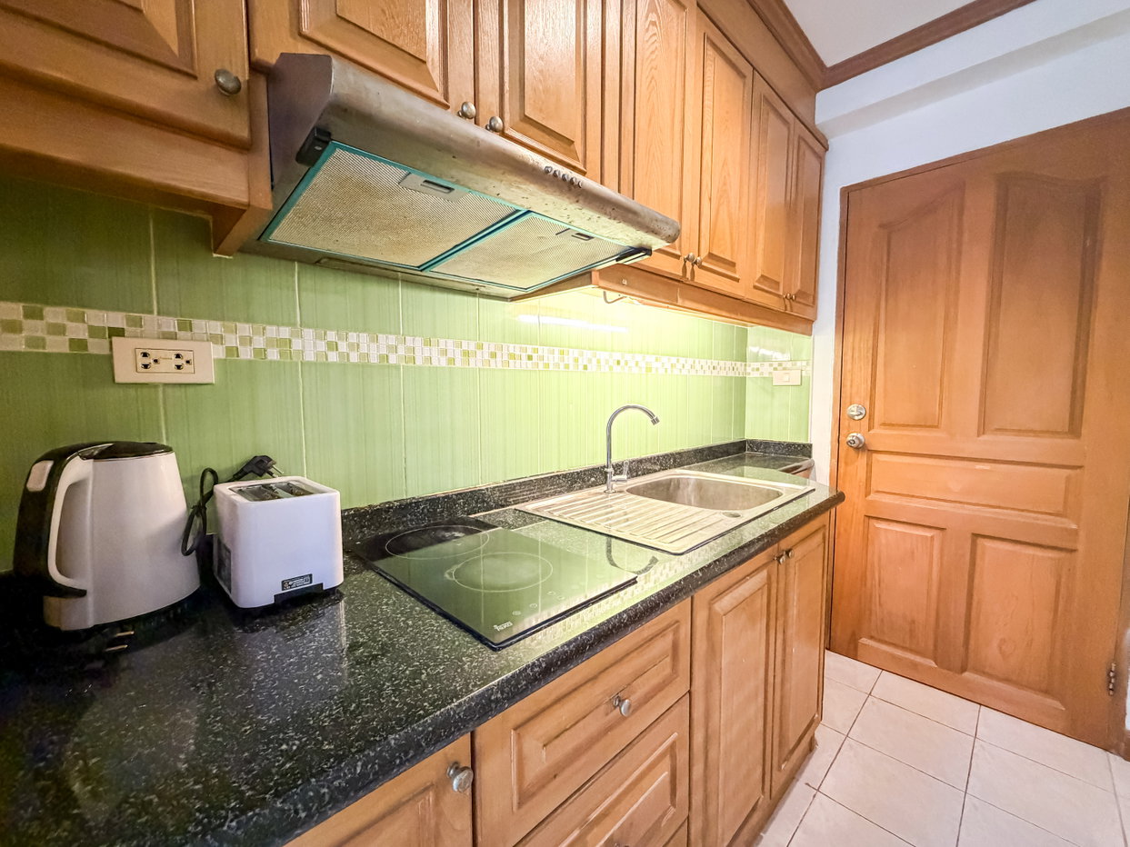 picture Jomtien Beach Condominium Studio for Sale Foreign Quota - 6/10