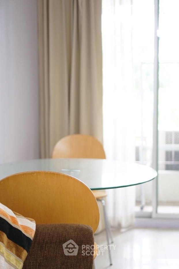 picture Well-Placed 1-BR Condo At The Clover Thonglor Residence, BTS Thong Lor (ID 868903) - 1/9