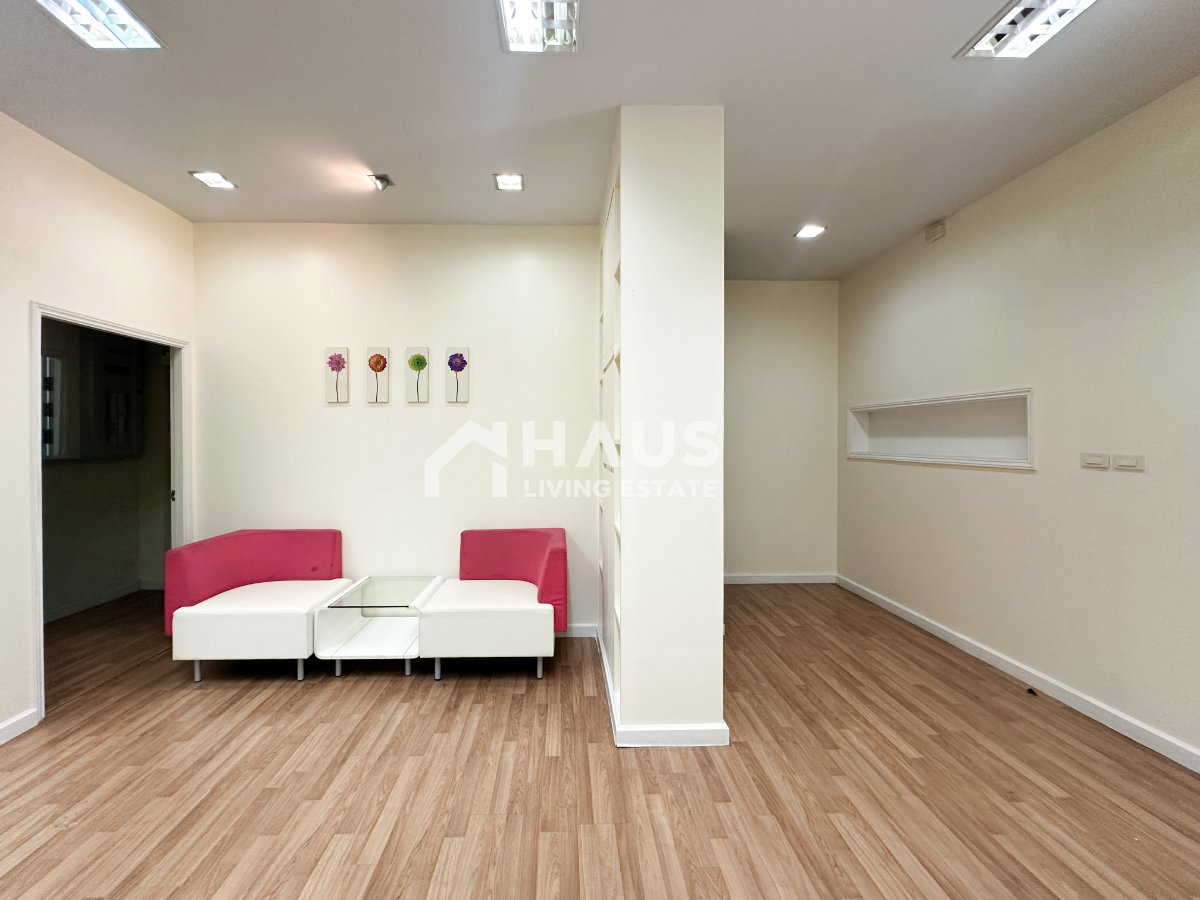 picture Baan Klang Mueang The Paris Ratchavipha / 4 Bedrooms #TPCC070 - 23/32